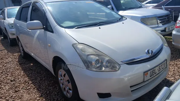 Toyota Wish 2006 White - 1