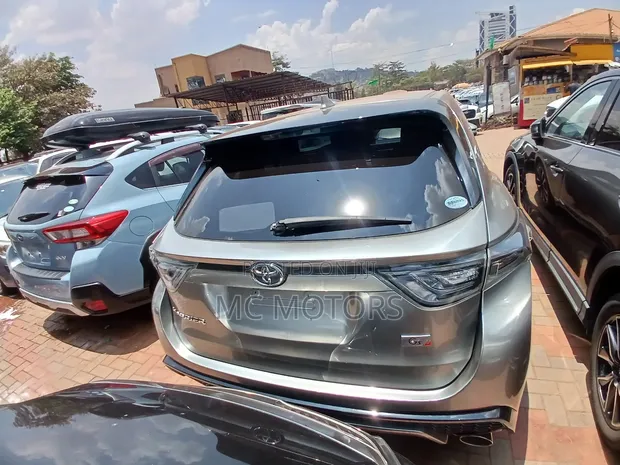 Toyota Harrier 2.0 2017 Silver - 1