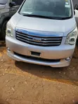 Toyota Noah 2.0 143hp AWD (8 Seater) 2013 Silver - 2