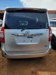 Toyota Noah 2.0 143hp AWD (8 Seater) 2013 Silver - 4