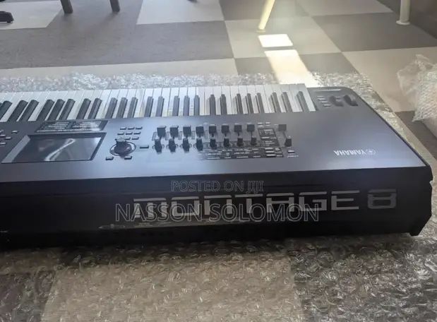 Yamaha Montage 8 Professional Keyboard - 1