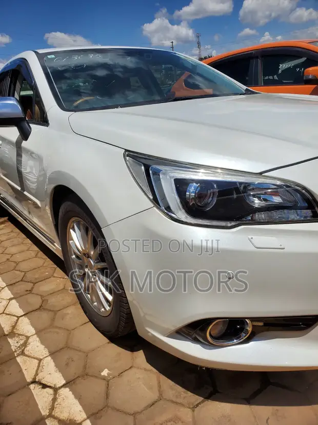 Subaru Legacy 2.5i Premium AWD 2017 Silver - 1
