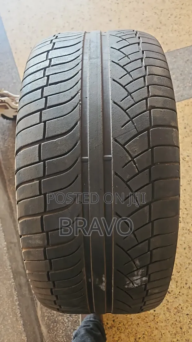 285/35R22 Michelin Tire - Used - 1