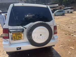 Mitsubishi Pajero IO 2000 White
