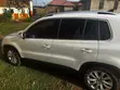 Volkswagen Tiguan 2010 White - 2