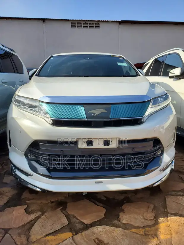 Toyota Harrier 2.0 SUV 2017 White - 1