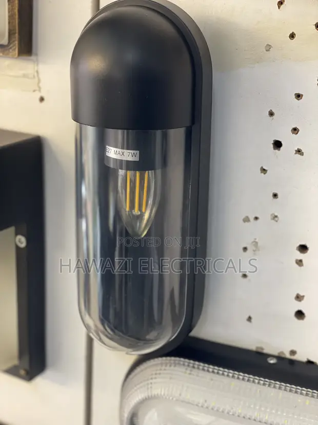 Outdoor Wall Light - 7W Waterproof LED - 1