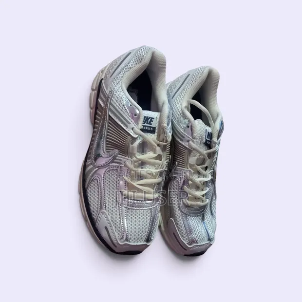 Vemoro Nike Sneakers - White - 1