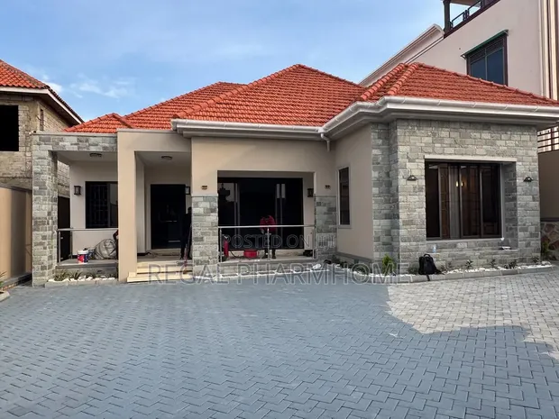 4 Bedroom Bungalow for Rent in Bukoto, Central Division - 1