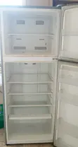 Hisense Refrigerator RT533NAIS - 3