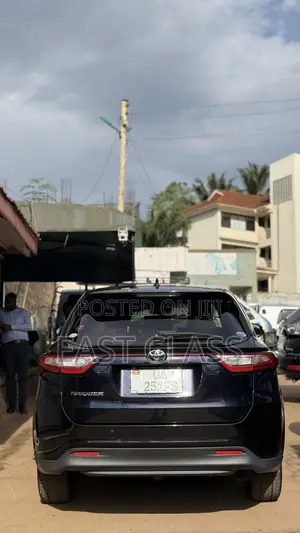 Toyota Harrier 2.0 2017 Blue