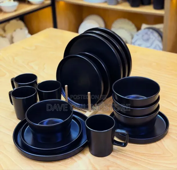 16pc Polished Black Dinner Set - 1