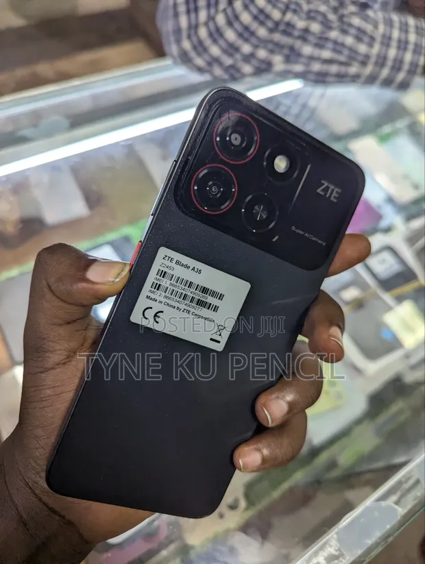 ZTE A35 12GB Black - 1