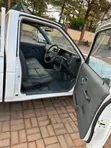 Nissan Pick-Up 2000 White - 2