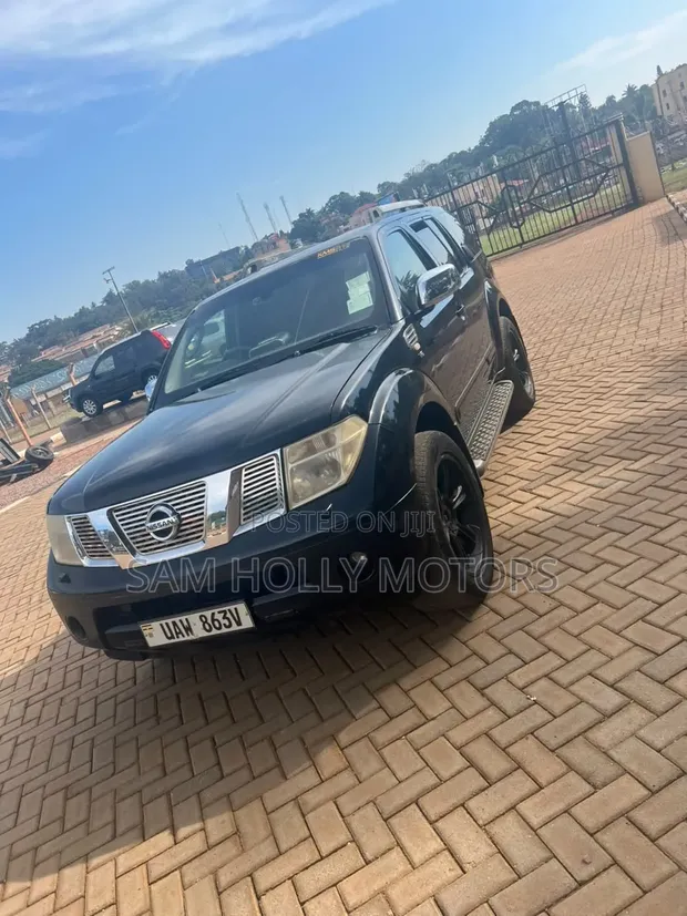 Nissan Pathfinder 2009 Black - 1