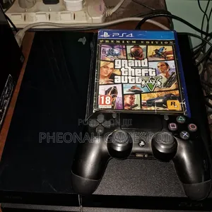 PS4 Standard Console Full Set with 12 Games & 2 Controllers