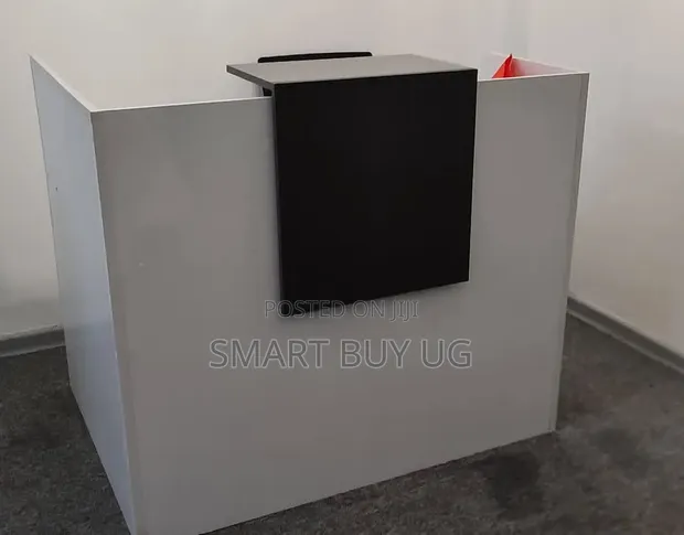 Modern White Reception Desk 1.4m - 1
