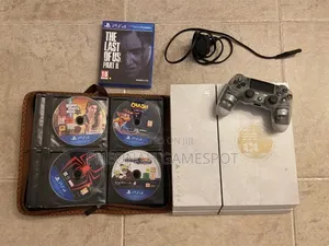 Playstation 4 Standard with 12 Games & 2 Controllers (UK Used)