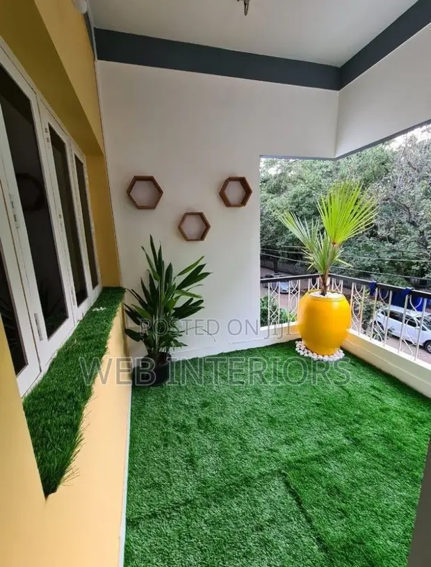 Ordinary Grass Green Carpet - 1