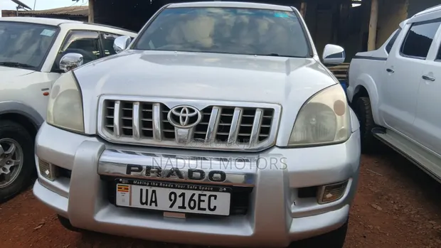 Toyota Land Cruiser Prado 2007 Silver - 1