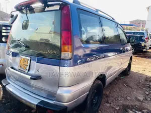Toyota Noah 2001