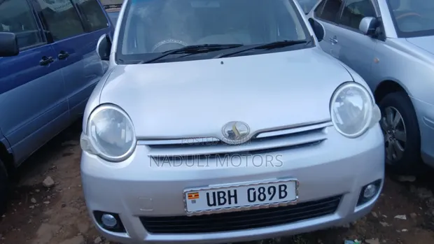 Toyota Sienta 1.5 FWD 2008 Silver - 1