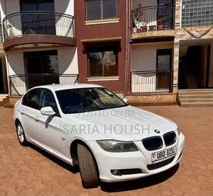 BMW 320i Sedan 2010 White