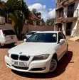 BMW 320i Sedan 2010 White - 2