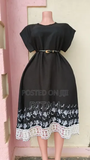 Elegant Black Women's Midi Dress with Floral Lace Hem