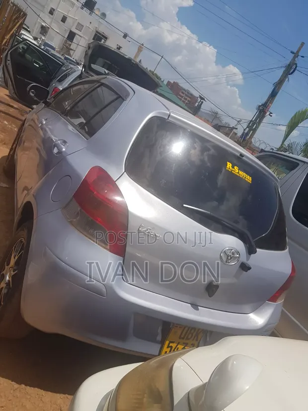 Toyota Vitz 1.0 FWD 3dr 2008 Gray - 1
