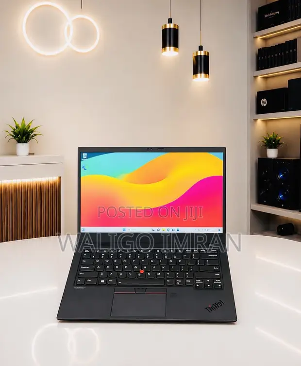 Lenovo ThinkPad X1 Carbon Laptop - 8th Gen i5, 8GB RAM, 256GB SSD - 1
