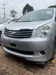 Toyota Noah 2.0 158hp FWD (8 Seater) 2013 Silver - 2