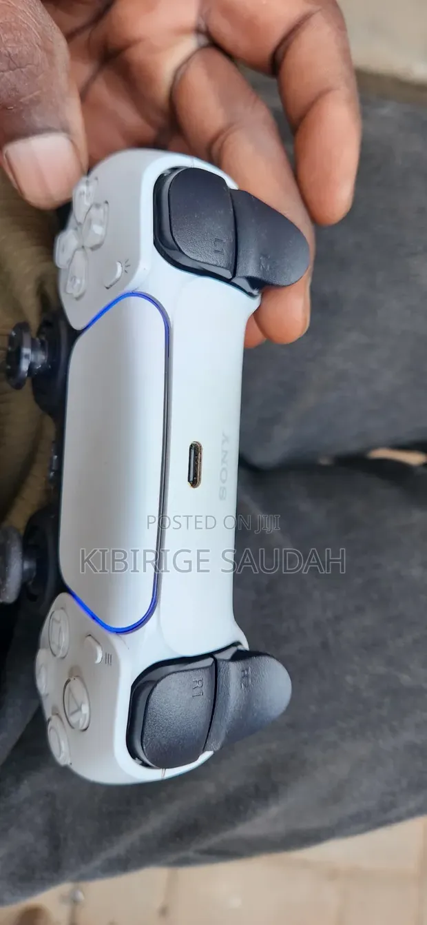 Sony PS5 Gamepad - 1