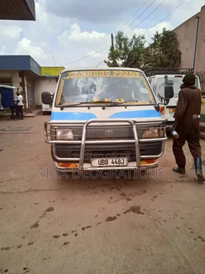 Toyota HiAce 2005