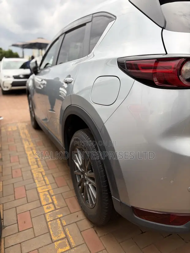Mazda CX-5 2017 Silver - 1