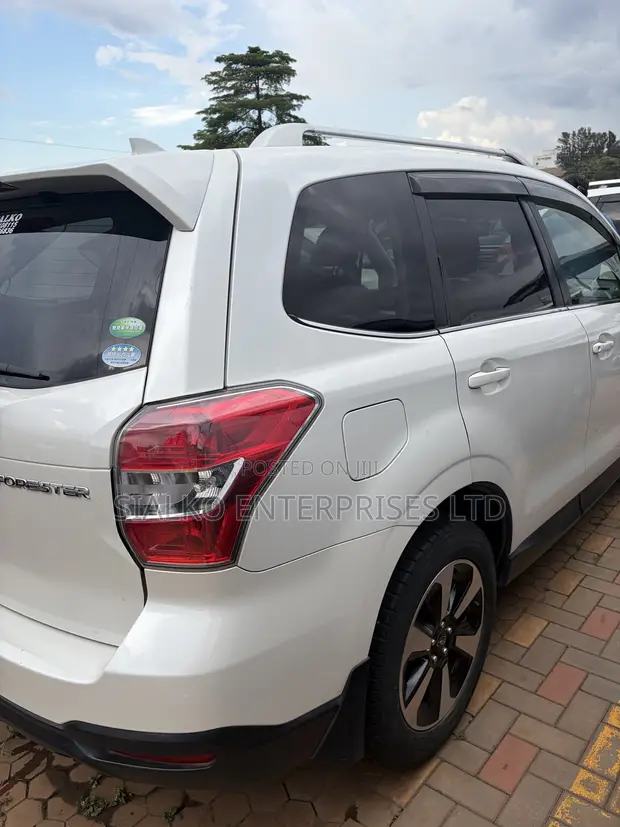 Subaru Forester 2013 White - 1
