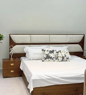 Mahogany Hardwood Bed (6x6) with Leather