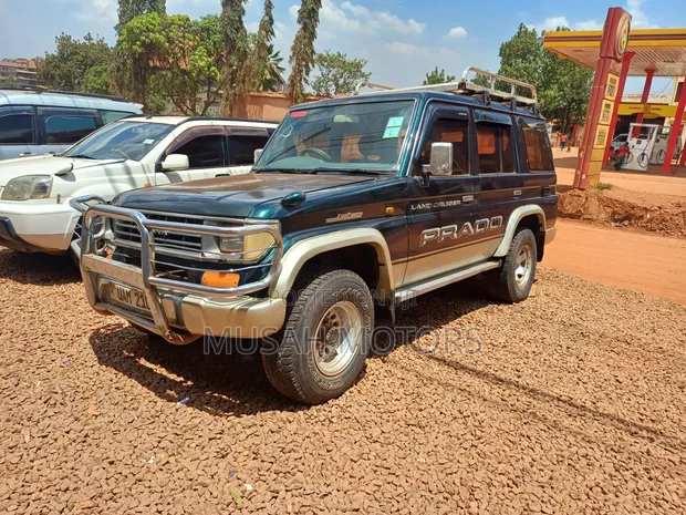 Toyota Land Cruiser 1998 Green - 1
