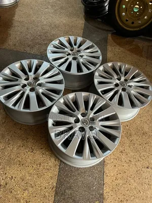 Japan 18 Inch Silver Wheels for Toyota Hybrid, RAV4, Kluger