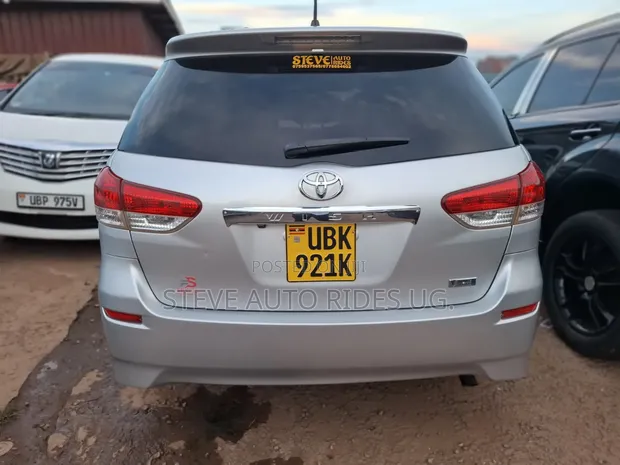 Toyota Wish 2010 Silver - 1