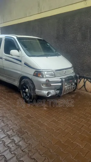 Toyota Regius 1998 White