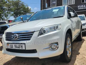 Toyota Vanguard 2012 White