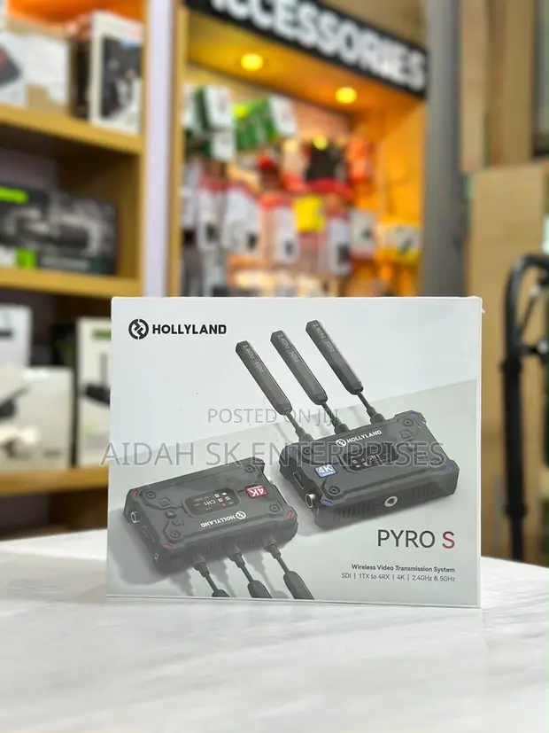 Hollyland Pyro S Wireless Video Transmitter and Receiver Kit - 1