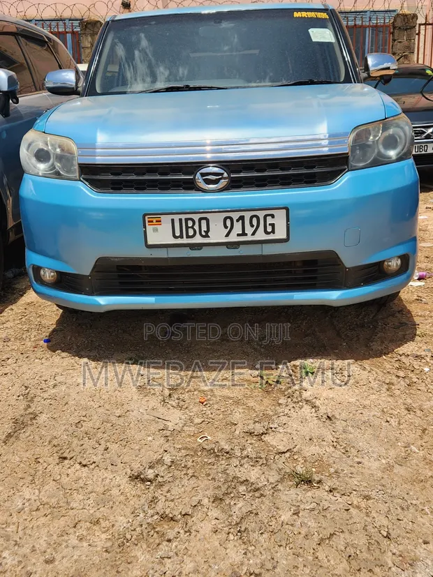 Toyota Corolla Rumion 2010 Blue - 1