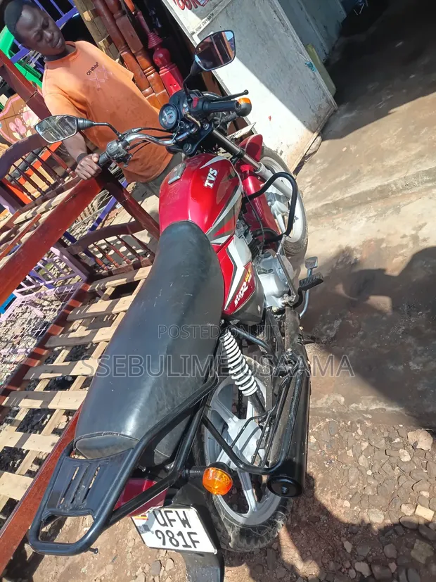 TVS HLX 125 2023 Red - 1
