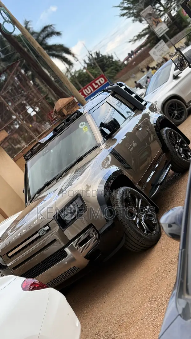 2024 Land Rover Defender 90 X-Dynamic SE Petrol - 1