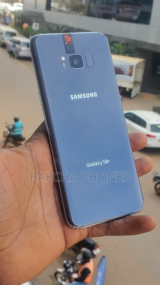 New Samsung Galaxy S8+ 128GB Gray - 1