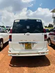 Toyota Noah 2005 White - 3
