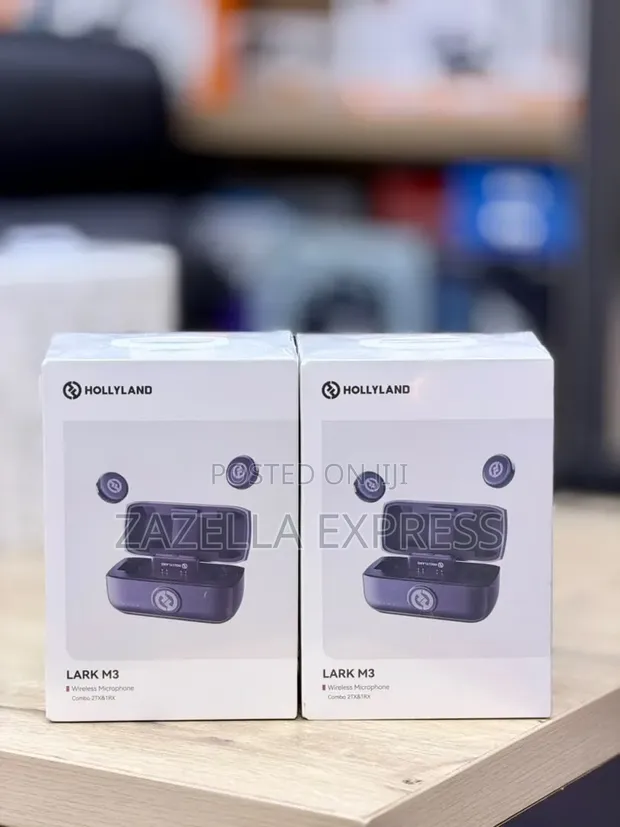 Hollyland Lark M3 Combo Wireless Microphone System - 1