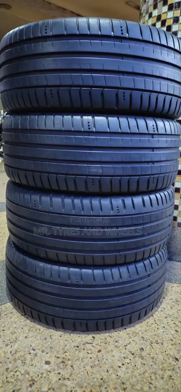 225/40R18 Michelin Tires (Used) - 1